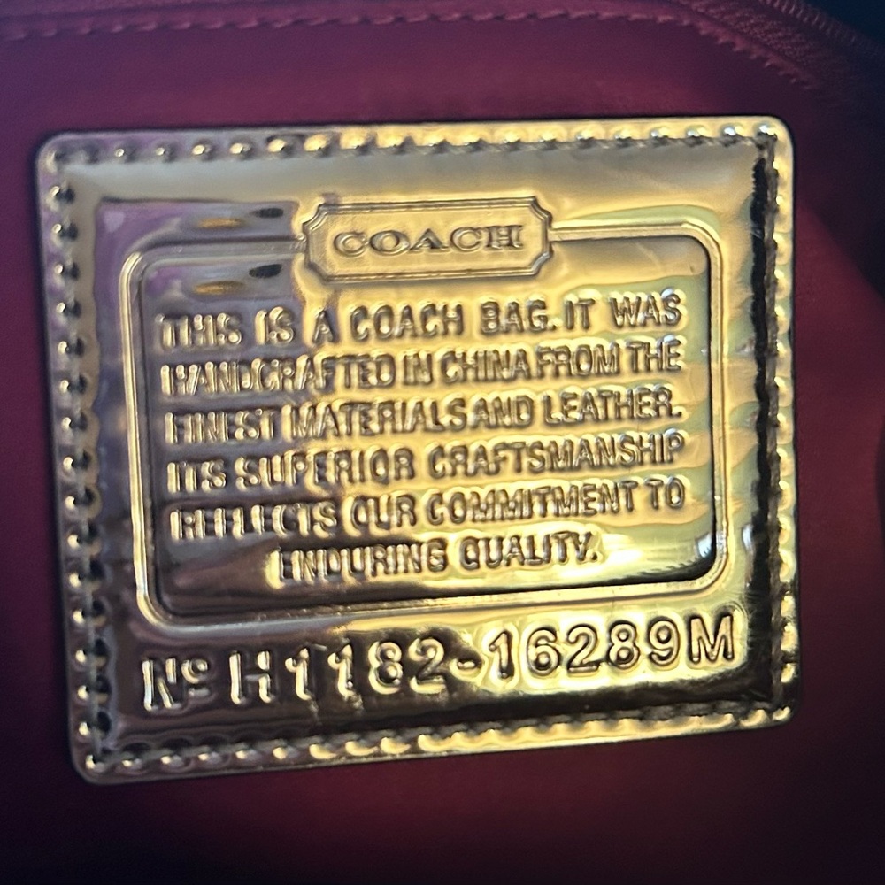 Coach Poppy Laura Secret Admirer Tote Bag Signature Canvas and Patent Leather. - Picture 5 of 9